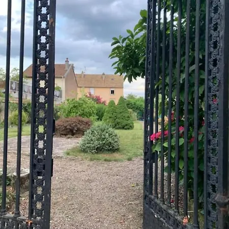 Apartment Les Jardins D'elise, Calme Et Verdure A Lure Lure (Haute-Saone)